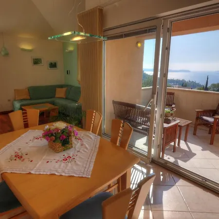 아파트 Molina - One-bedroom With Terrace And Sea View 믈리니